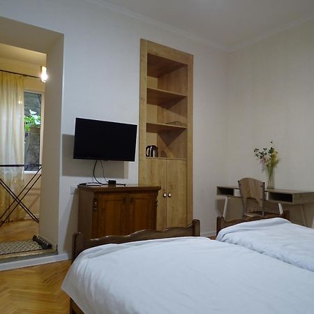 Vake Super Quiet And Comfy Apartment With A Yard Тбилиси Экстерьер фото